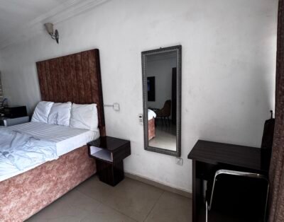 Studio Apartment in Wuye with a Washing Machine & Balcony